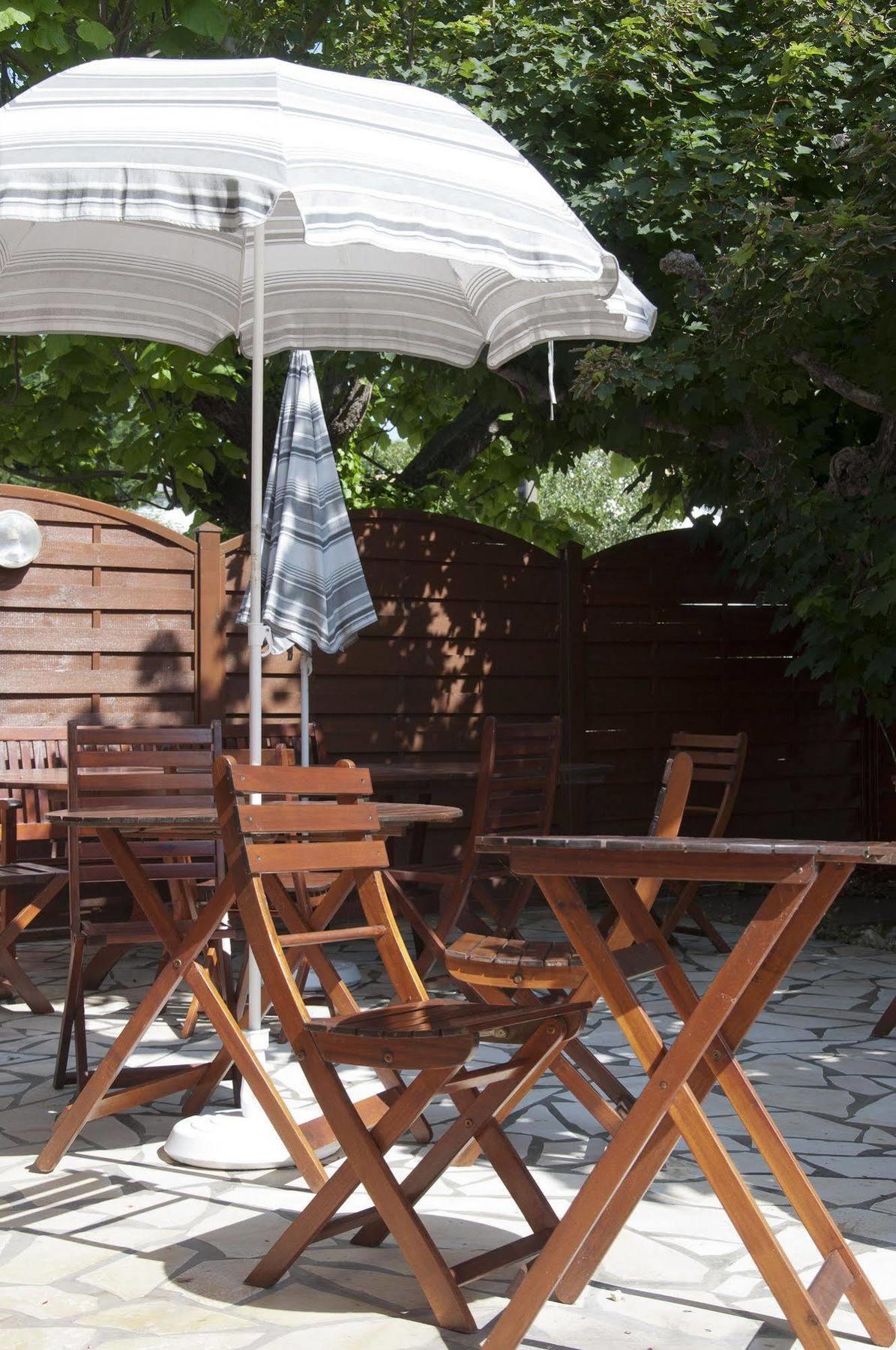 Le Pavillon Bleu Hotel Restaurant Royan Exterior foto